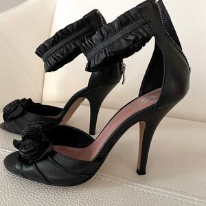 Vince Camuto, leather, ankle strap, peep toe, 4 inch heel